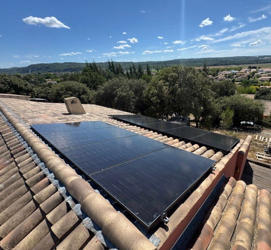 Installation de panneaux solaires photovoltaïques résidentielle